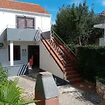 Kamenica Apartamento *